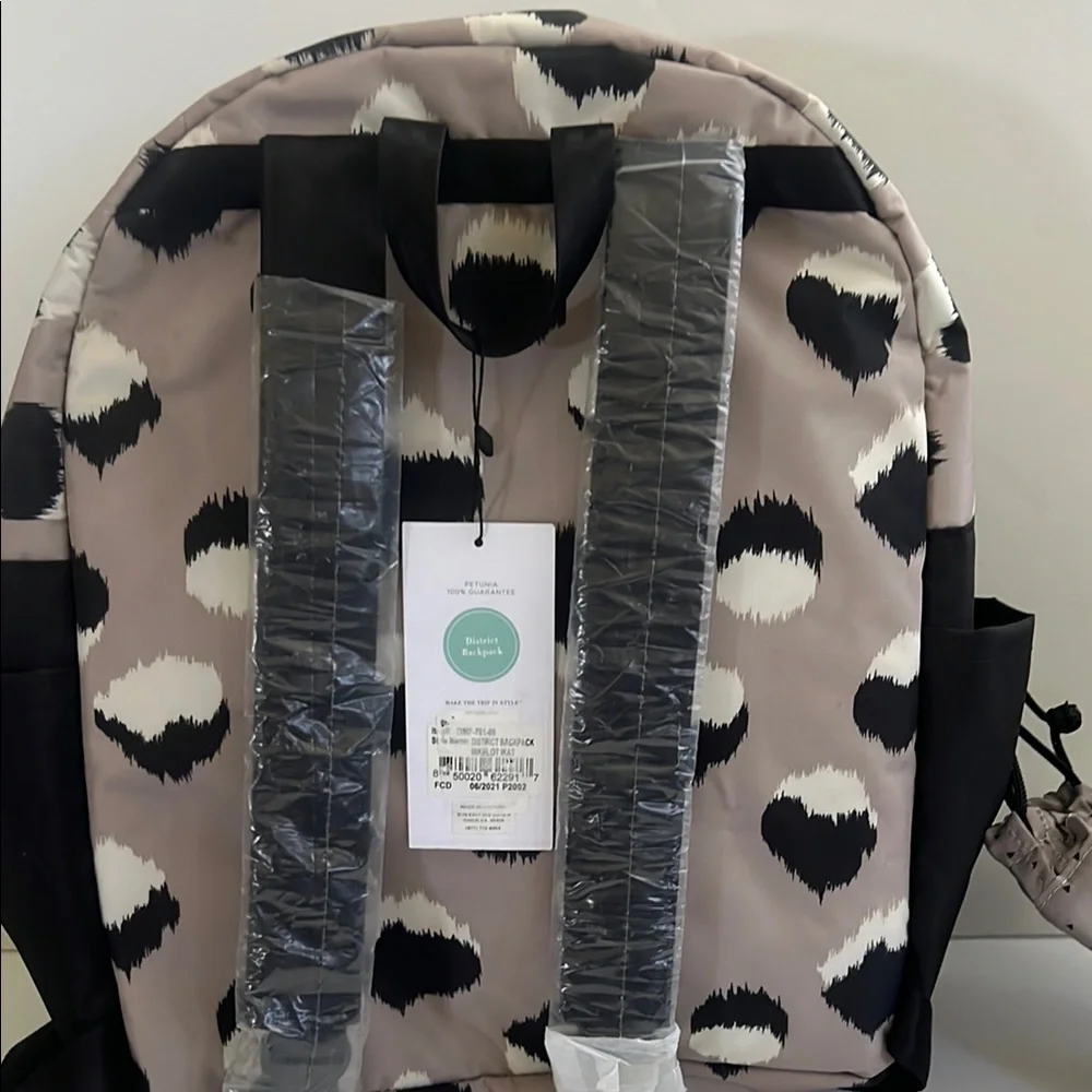 Petunia Pickle Bottom District Backpack Diaper Bag in Inkblot‎ Ikat
